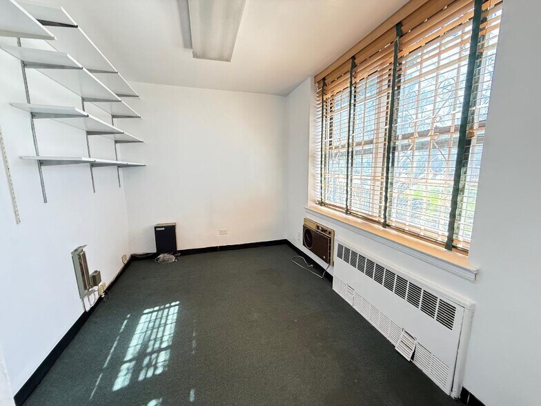 10025 Queens Blvd, Forest Hills, NY à vendre - Photo de l’immeuble – Image 2 sur 34