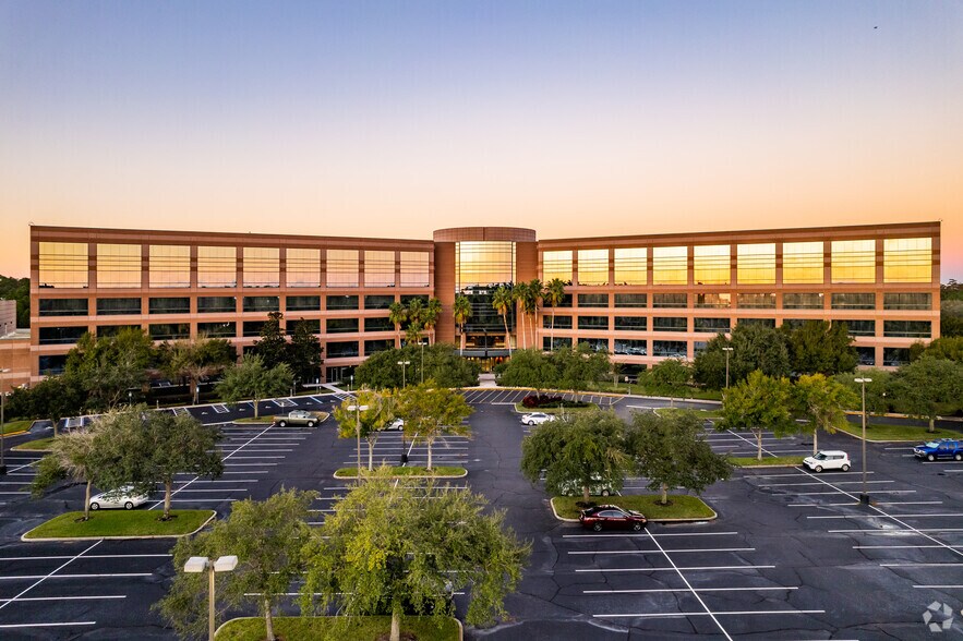 2300 Discovery Dr, Orlando, FL à louer - Photo de l’immeuble – Image 2 sur 25