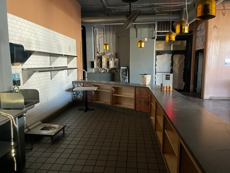 731-735 E Center St, Milwaukee, WI à louer - Photo de l’immeuble – Image 3 sur 7