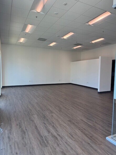 559 Clyde Ave, Mountain View, CA à louer - Photo intérieure – Image 3 sur 7