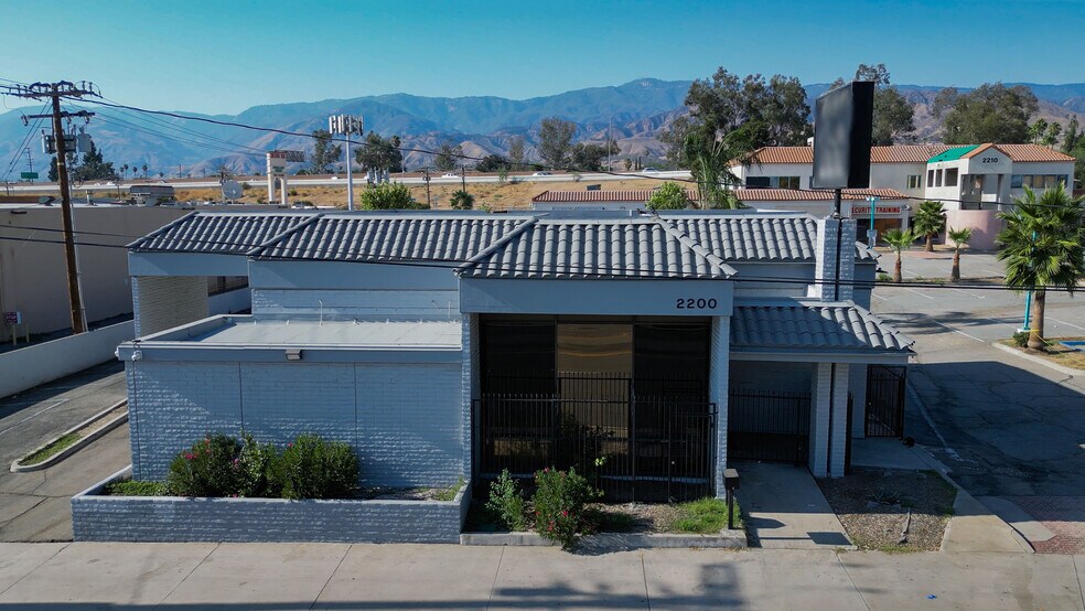 2200 Highland Ave, San Bernardino, CA à louer - Photo de l’immeuble – Image 2 sur 7
