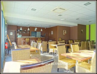 Plus de détails pour Local commercial à louer