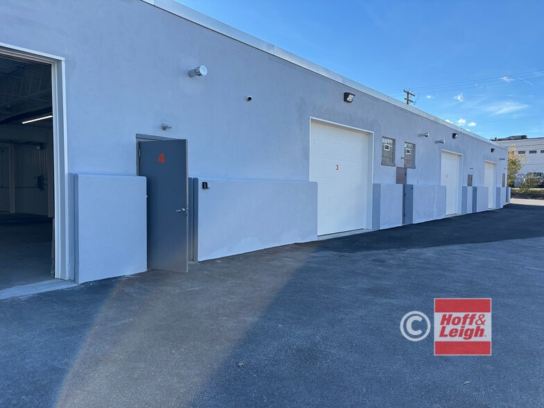 26241 Cannon Rd, Bedford Heights, OH à vendre - Photo de l’immeuble – Image 2 sur 9