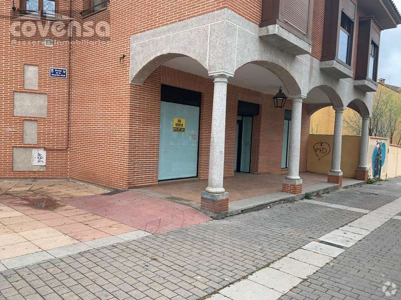Immeuble residentiel dans Sevilla la Nueva, Madrid à vendre Photo intérieure– Image 1 sur 2