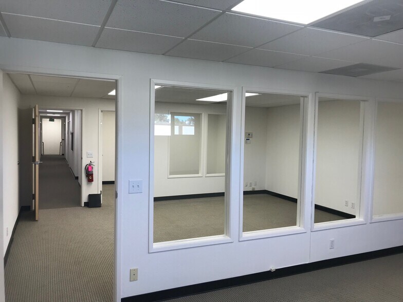 171 Mayhew Way, Pleasant Hill, CA à louer - Photo de l’immeuble – Image 3 sur 5