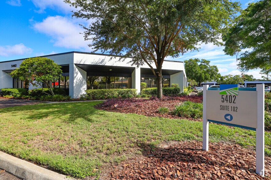 5402-5460 Beaumont Center Blvd, Tampa, FL à louer - Photo de l’immeuble – Image 2 sur 16