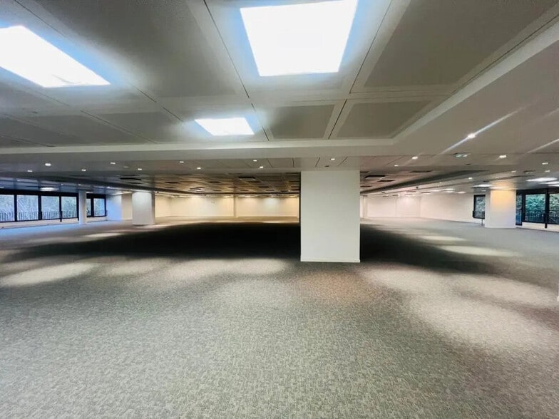 36 Rue De La Princesse, Louveciennes à louer - Photo intérieure – Image 3 sur 8