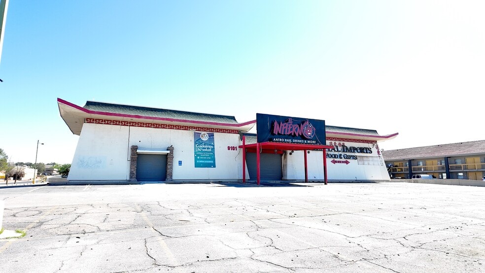 9101 Gateway Blvd W, El Paso, TX à louer - Photo de l’immeuble – Image 1 sur 1