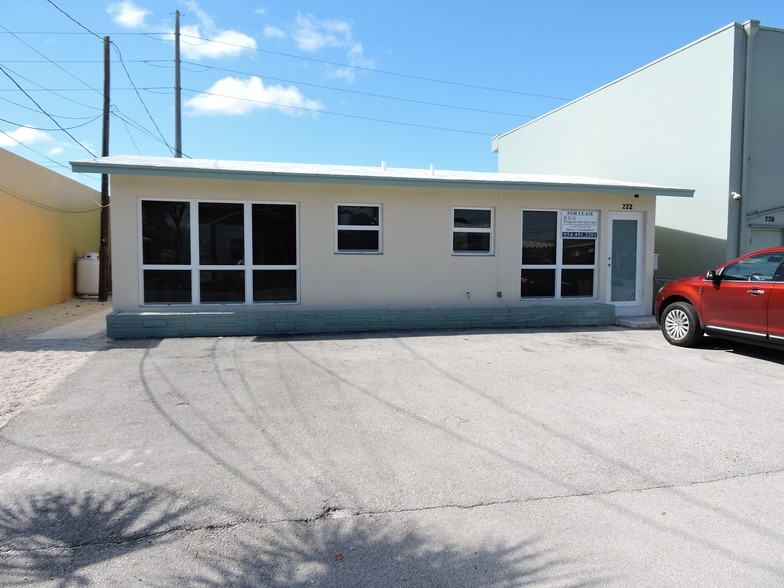 61 NW 44th St, Fort Lauderdale, FL à louer - Photo principale – Image 1 sur 13