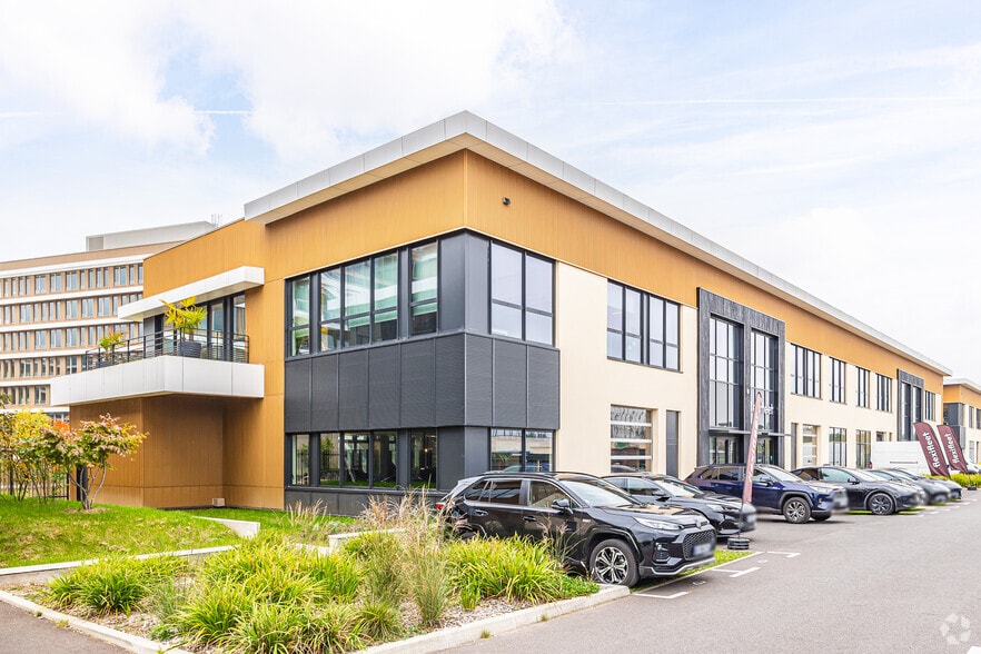 Local d’activités dans Nanterre à louer - Photo principale – Image 1 sur 3