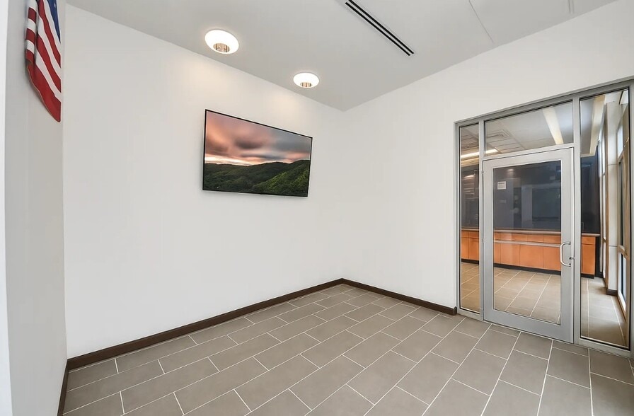 1520 W Sam Houston Pky S, Houston, TX à louer - Photo intérieure – Image 3 sur 9