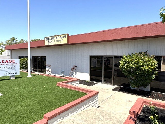 2882 Grove Way, Castro Valley, CA à louer - Photo de l’immeuble – Image 2 sur 12