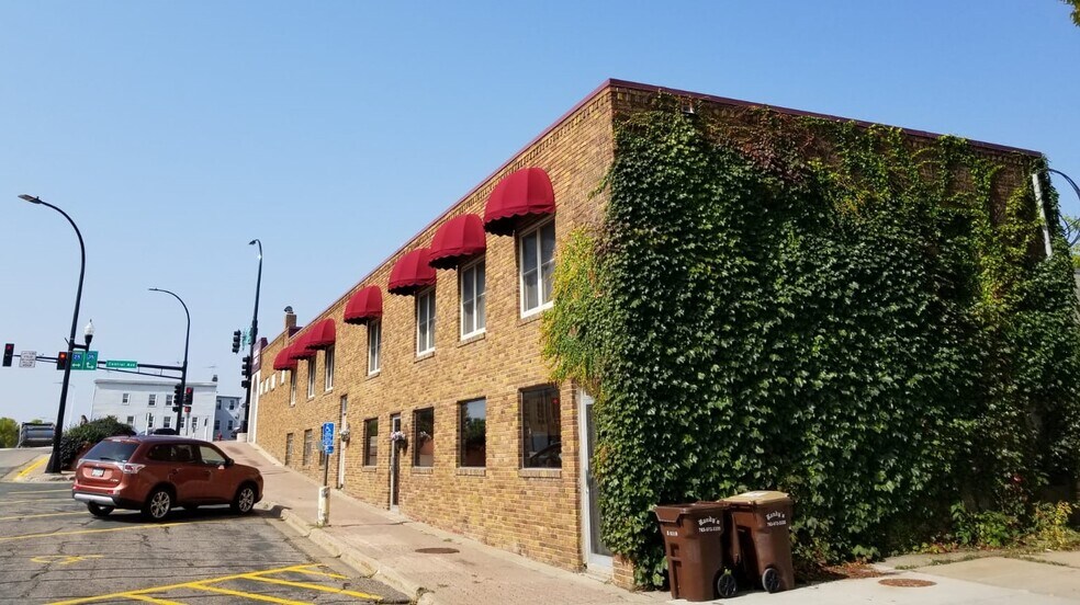 100 Central Ave, Buffalo, MN à louer - Photo de l’immeuble – Image 2 sur 9