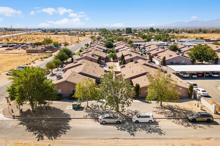 11211 La Habra Ave, Adelanto, CA à vendre - Photo de l’immeuble – Image 1 sur 21