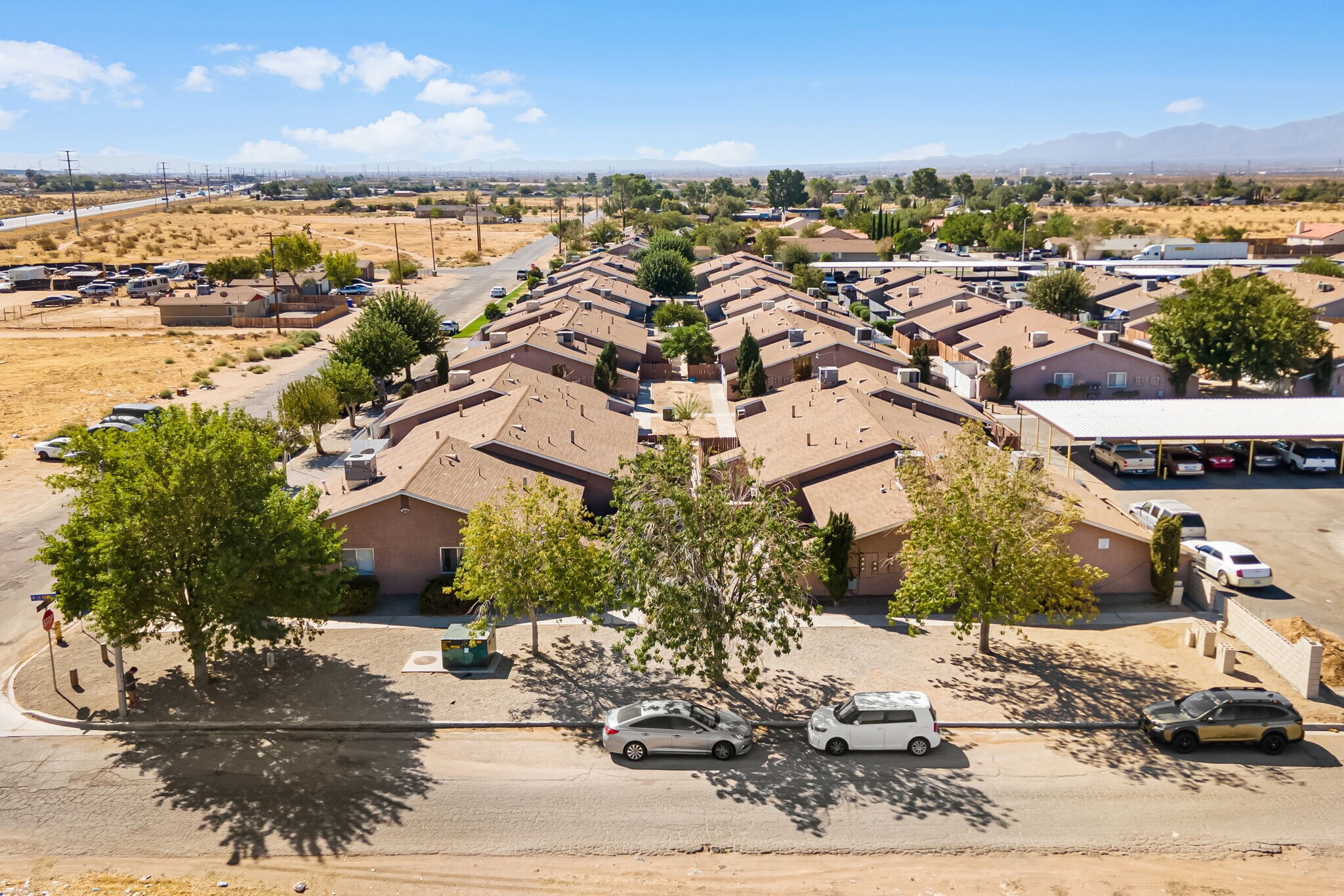 11211 La Habra Ave, Adelanto, CA à vendre Photo de l’immeuble– Image 1 sur 22