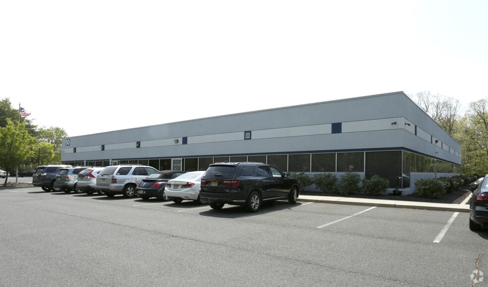 10 Industrial Way E, Eatontown, NJ à louer - Photo de l’immeuble – Image 3 sur 11