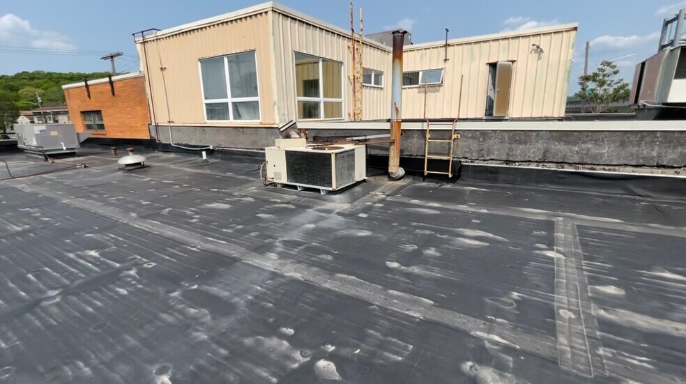 734 Burnet Ave, Syracuse, NY à vendre - Photo de l’immeuble – Image 3 sur 43