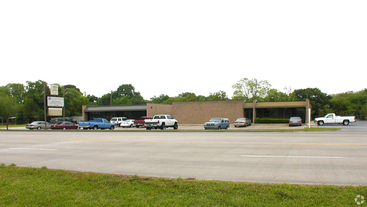 2006 Broadway St, Pearland, TX à louer Photo principale– Image 1 sur 10