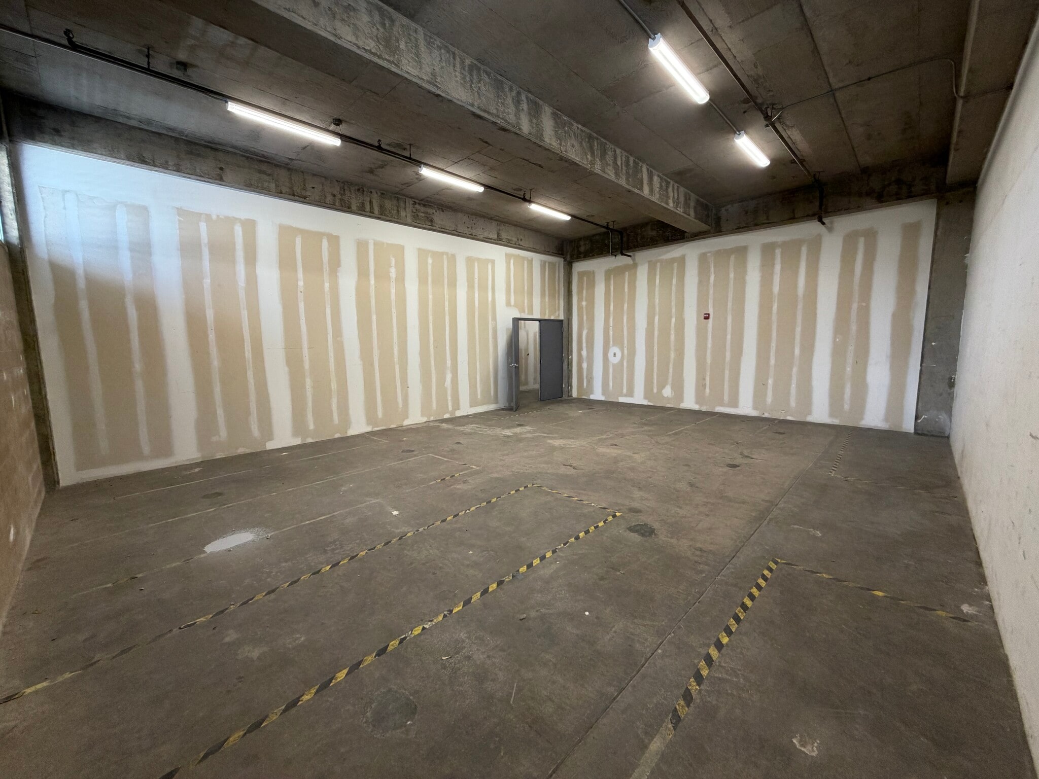 875 Waimanu St, Honolulu, HI à louer Photo intérieure– Image 1 sur 2