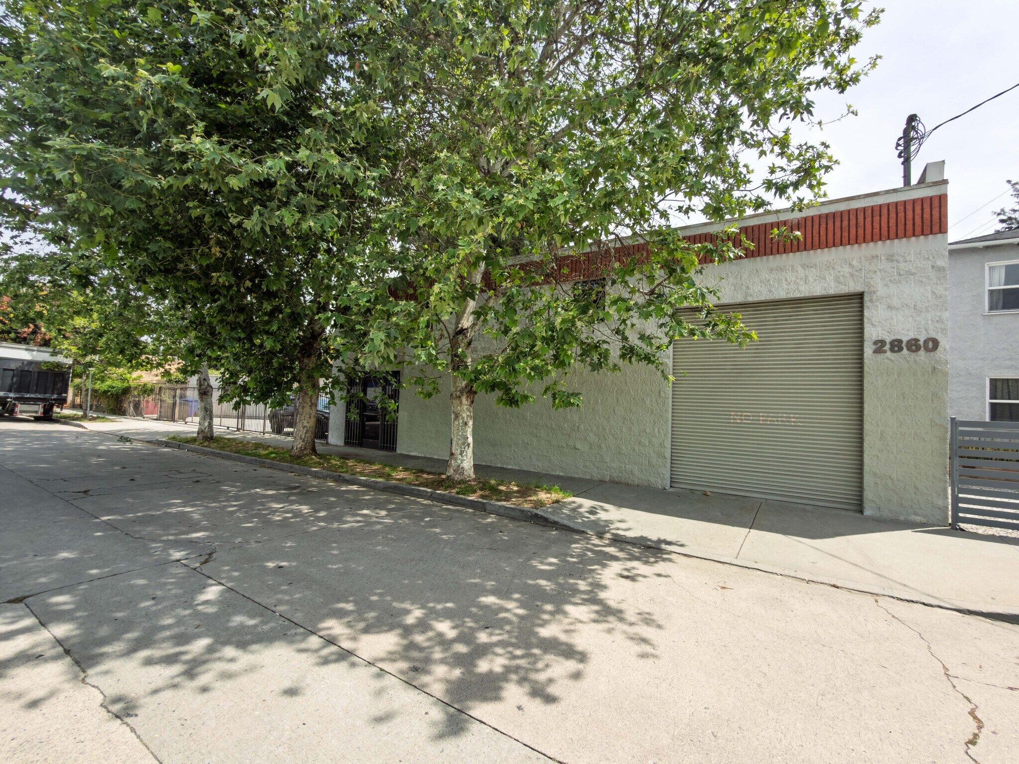 2860 Glenview Ave, Los Angeles, CA à vendre Photo de l’immeuble– Image 1 sur 14
