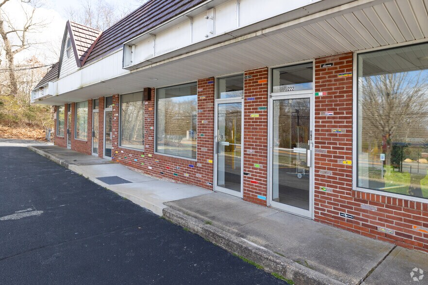 200-232 Middle Country Rd, Middle Island, NY à louer - Photo de l’immeuble – Image 3 sur 7