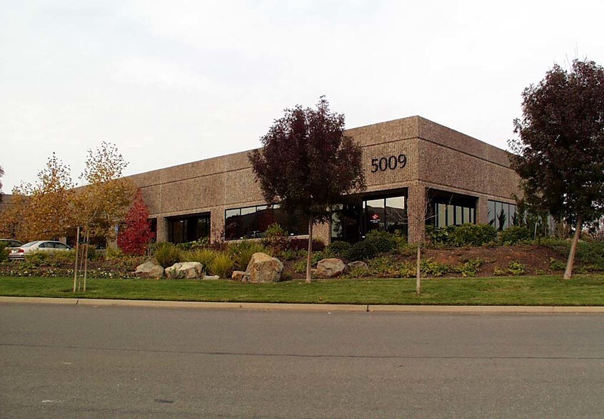 5009 Windplay Dr, El Dorado Hills, CA à vendre - Photo principale – Image 1 sur 2