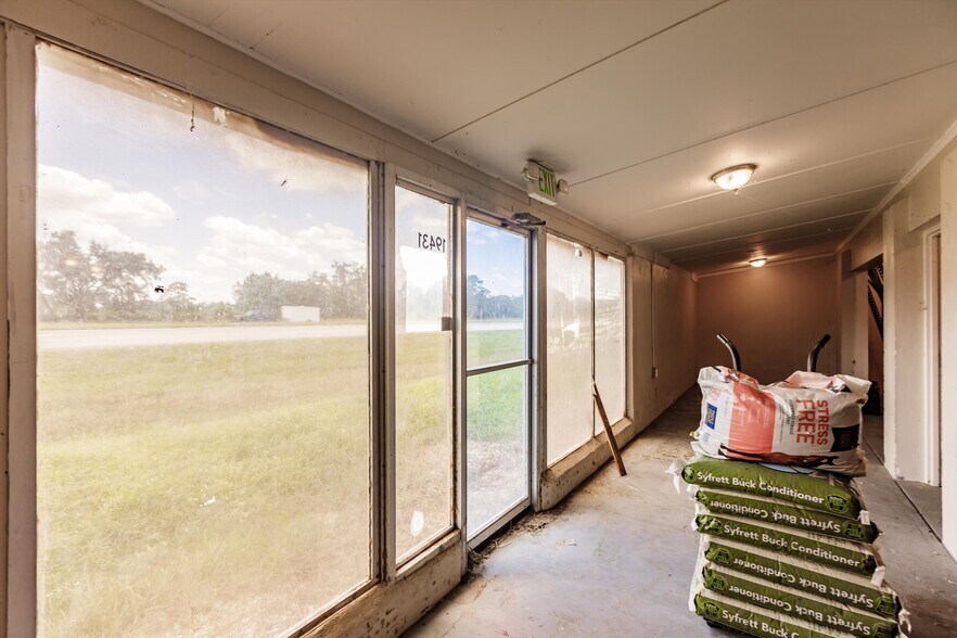 19431 Palm Beach Blvd, Alva, FL à louer - Photo intérieure – Image 3 sur 45