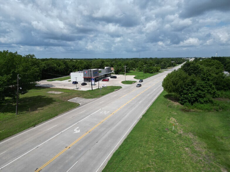 435 Audie Murphy Pkwy, Farmersville, TX à vendre - Photo de l’immeuble – Image 2 sur 17