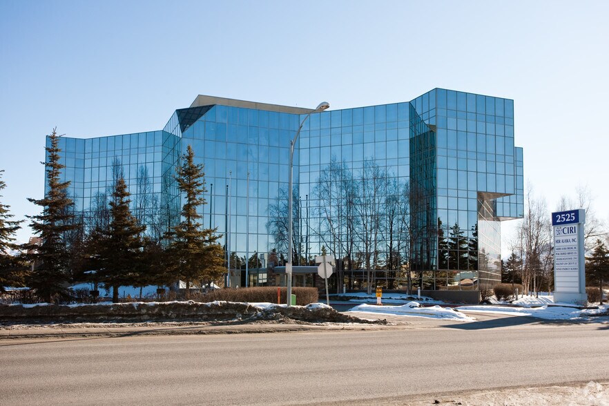 2525 C St, Anchorage, AK à louer - Photo principale – Image 1 sur 12