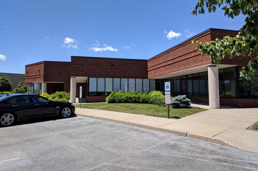 951 Marcon Blvd, Allentown, PA à louer - Photo de l’immeuble – Image 3 sur 3