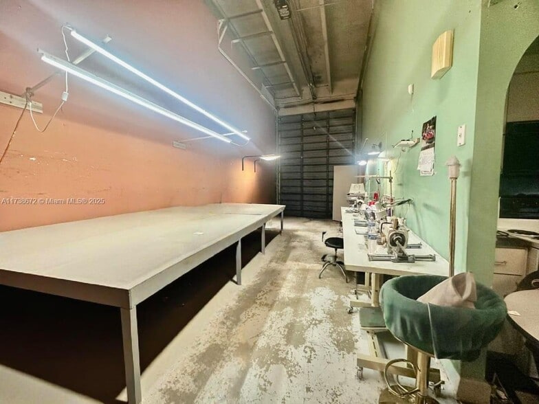 1751 38th Pl. Unit 1004A Pl, Hialeah, FL à vendre - Photo intérieure – Image 2 sur 20