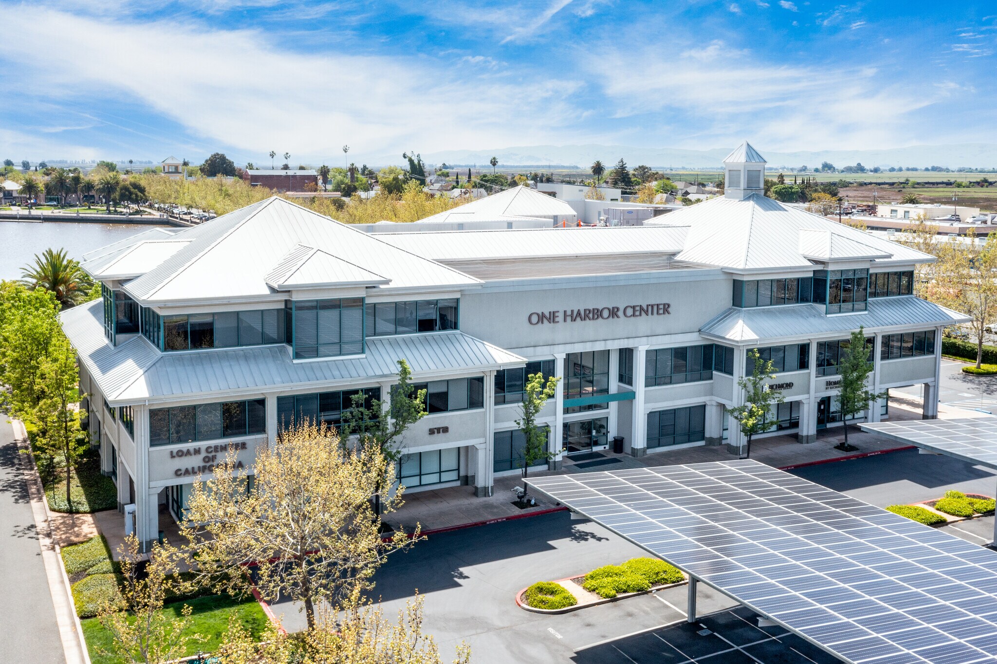 1 Harbor Ctr, Suisun City, CA à louer Photo principale– Image 1 sur 9