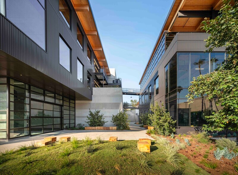 4204 Glencoe Ave, Marina Del Rey, CA à louer - Photo de l’immeuble – Image 2 sur 15