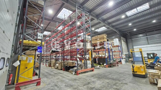 Plus de détails pour Bureau, Local d'activités à louer