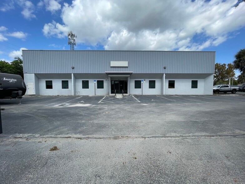 3413 SW 14th St, Deerfield Beach, FL à louer - Photo de l’immeuble – Image 1 sur 18