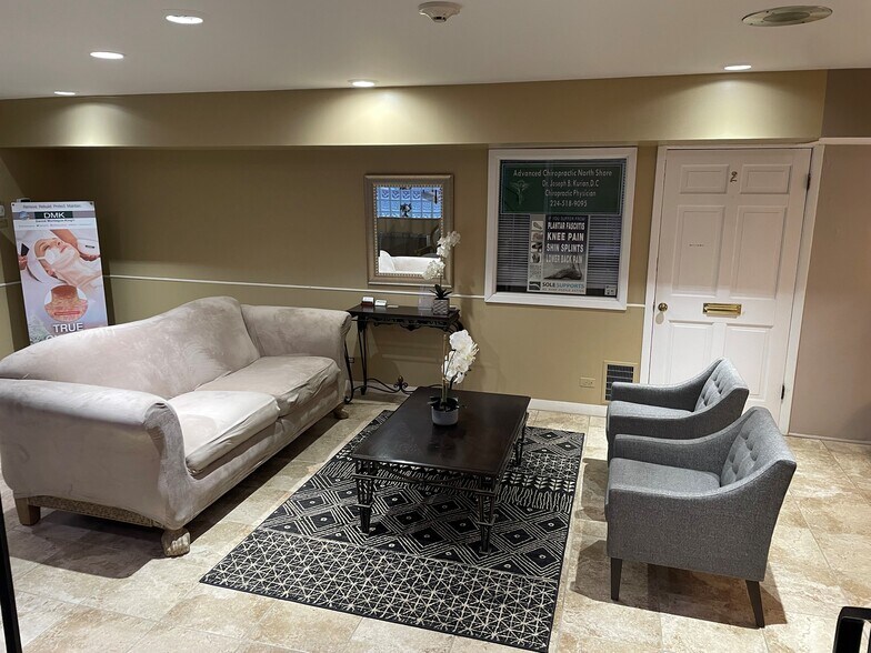 580 Roger Williams Ave, Highland Park, IL à vendre - Photo de l’immeuble – Image 3 sur 12