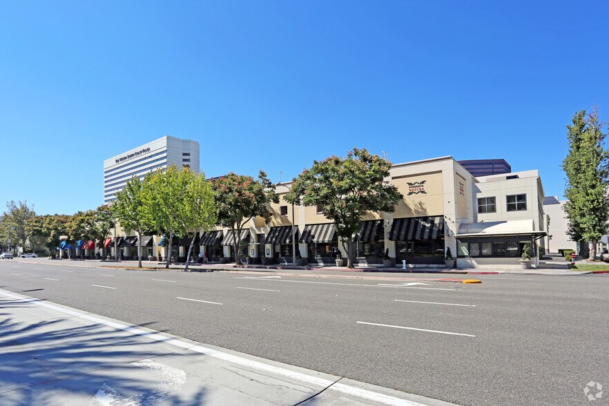 650 Anton Blvd, Costa Mesa, CA à louer - Photo principale – Image 1 sur 4