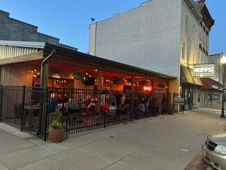 Plus de détails pour 114 E 5th St, Wahoo, NE - Local commercial à vendre