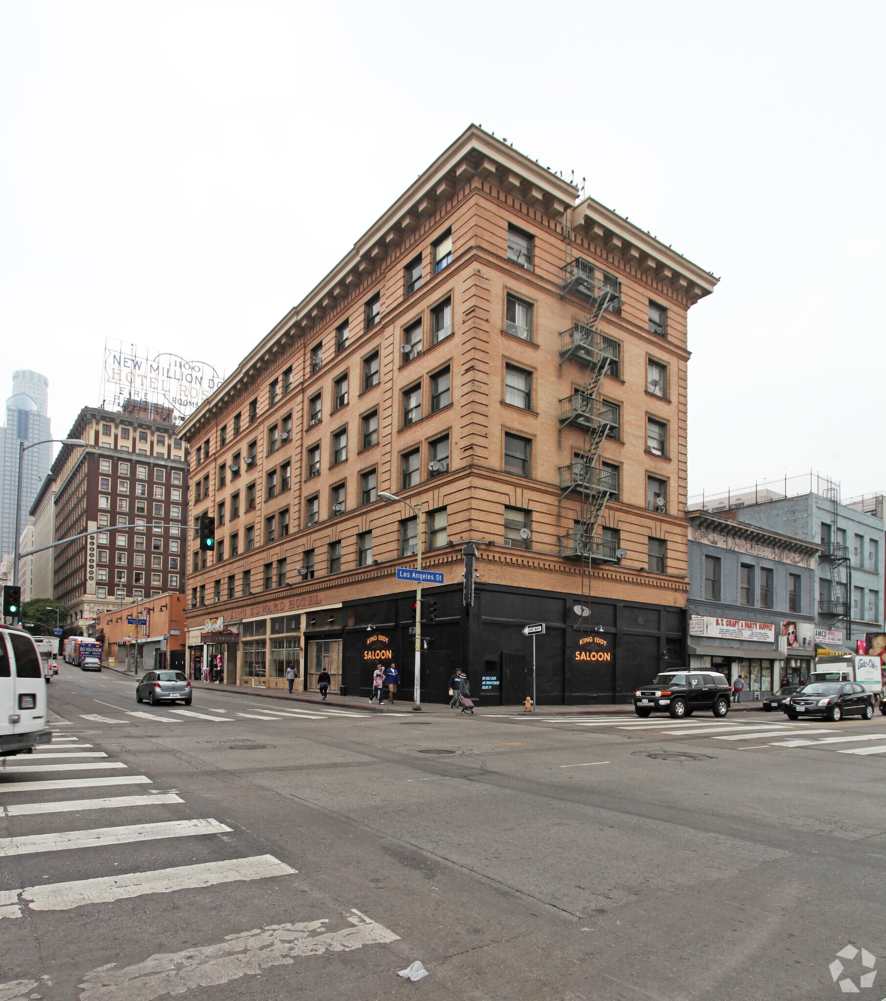 121 E 5th St, Los Angeles, CA à louer Photo principale– Image 1 sur 6