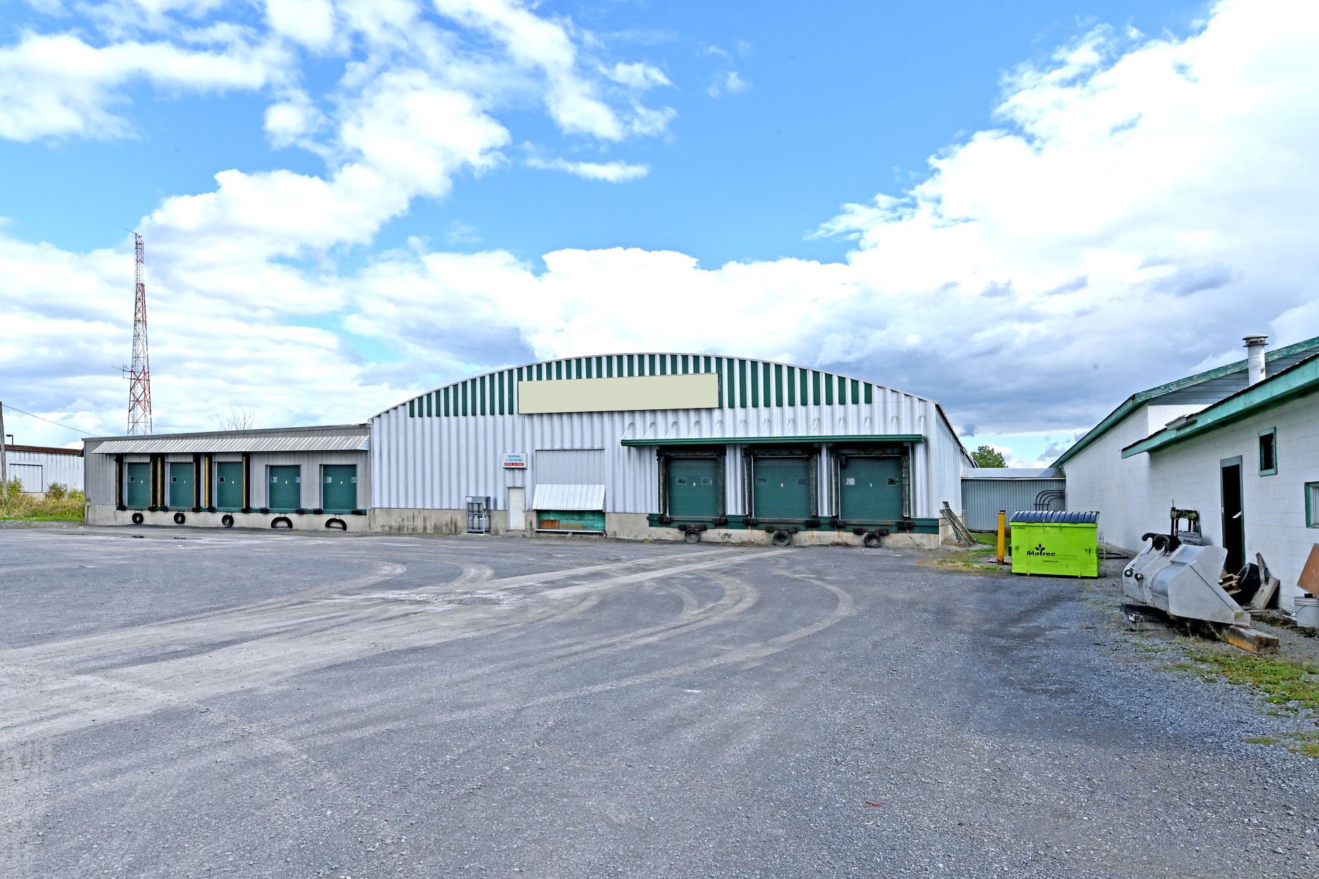 115 Balmoral Av, Cornwall, ON à louer Photo principale– Image 1 sur 11