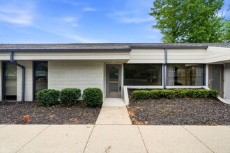 600 Houze Way, Roswell, GA à louer Photo intérieure– Image 2 sur 24