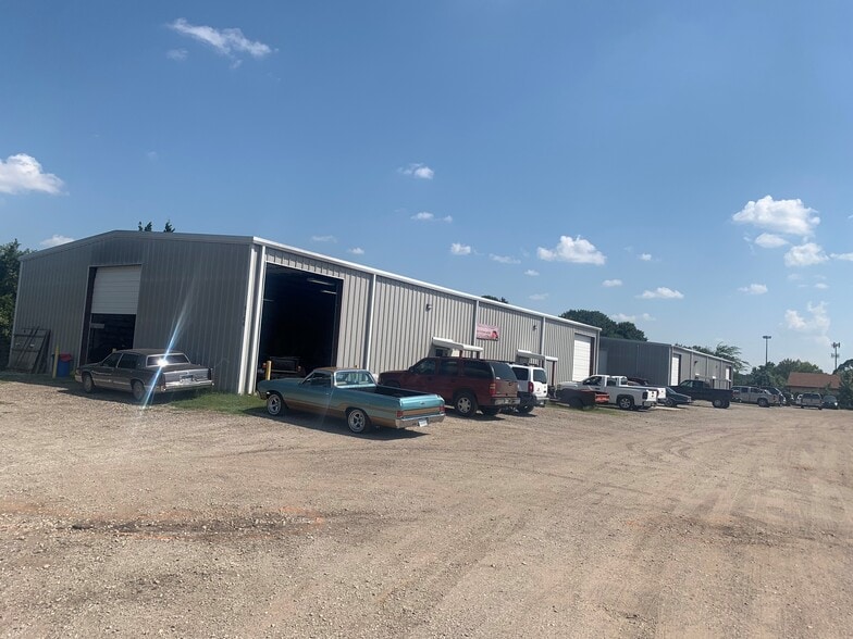 5160-5170 Lemons Rd, Fort Worth, TX à louer - Photo de l’immeuble – Image 3 sur 8