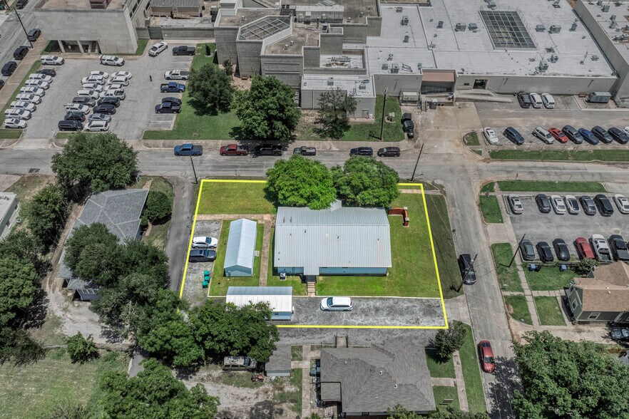 220 S Elm St, Sherman, TX à vendre - Photo de l’immeuble – Image 2 sur 18