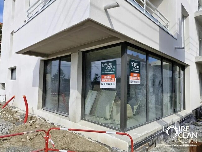 Plus de détails pour Local commercial à louer