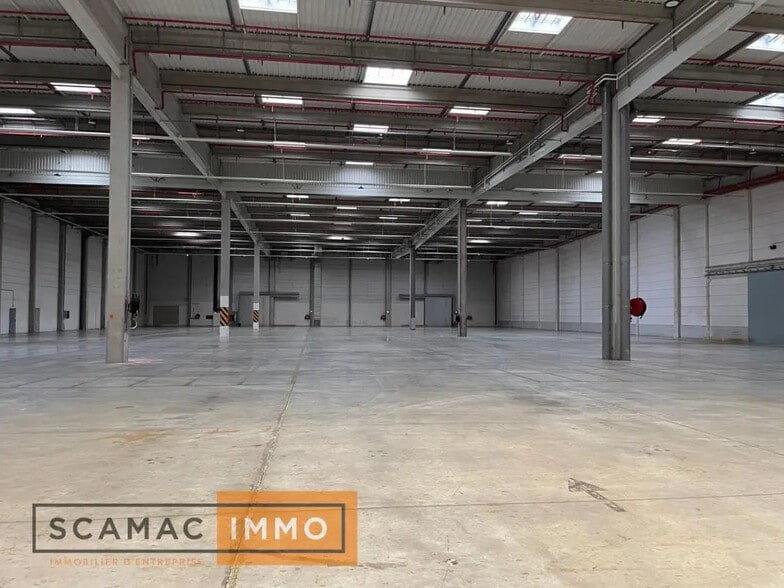 Bureau dans Combs-la-Ville à louer - Photo intérieure – Image 2 sur 5