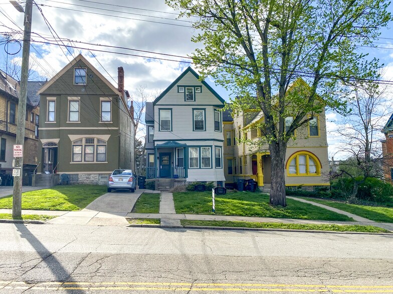 2615 Eden Ave, Cincinnati, OH à vendre - Photo principale – Image 1 sur 1