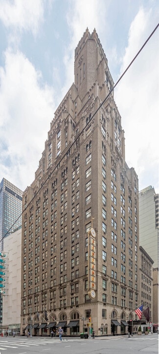 Plus de détails pour 125 E 50th St, New York, NY - Bureau/Local commercial à louer