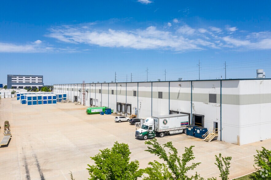 6601 S Air Depot Blvd, Oklahoma City, OK à louer - Photo de l’immeuble – Image 3 sur 8