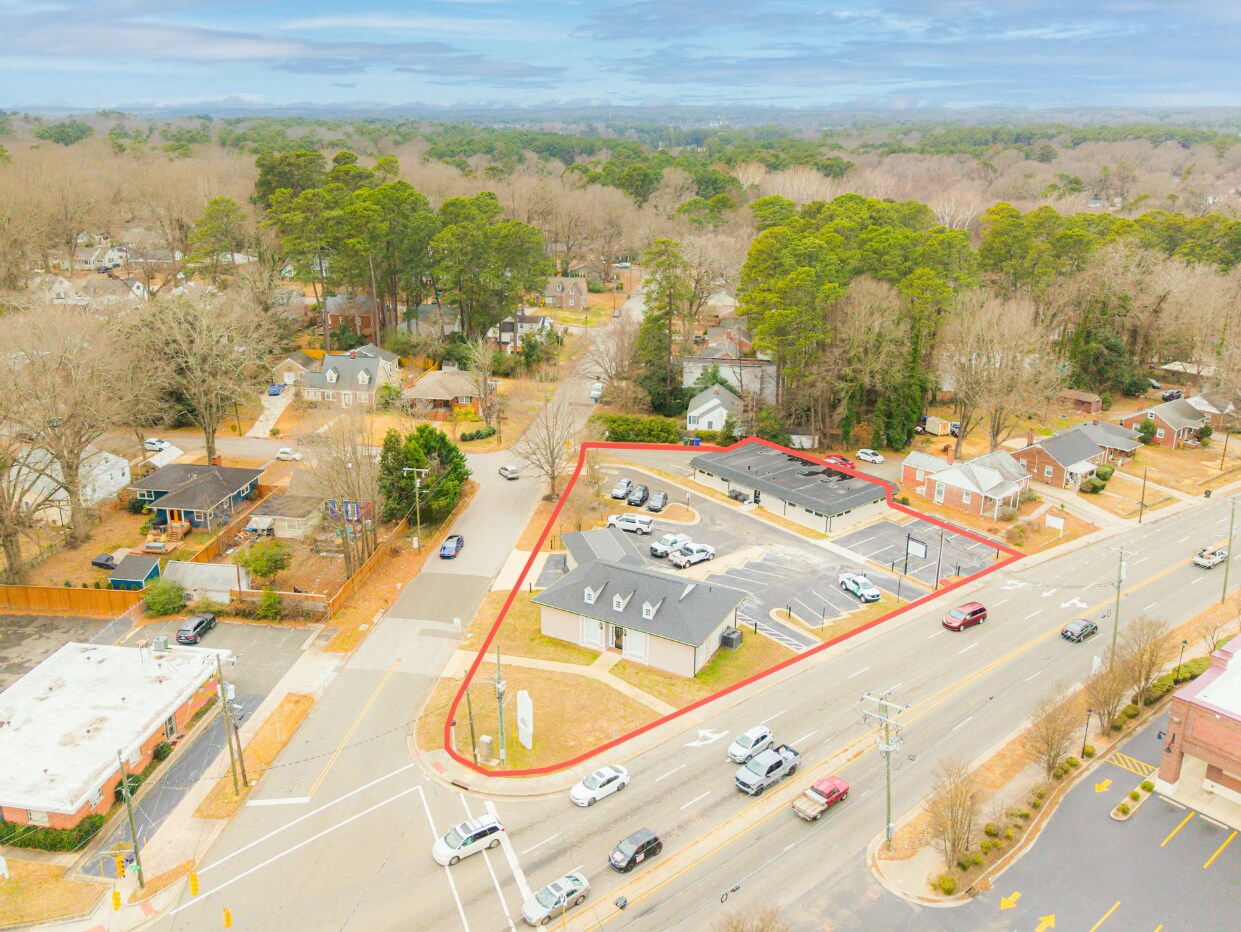 2117 & 2121 Guess Road portefeuille de 2 biens à vendre sur LoopNet.fr Photo de l’immeuble– Image 1 sur 26