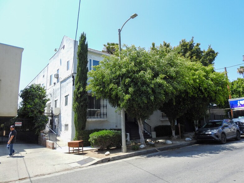 1439 N Curson Ave, Los Angeles, CA à vendre - Photo de l’immeuble – Image 3 sur 33